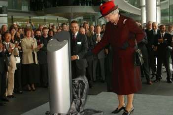 Motorsport world pays tribute to Queen Elizabeth II