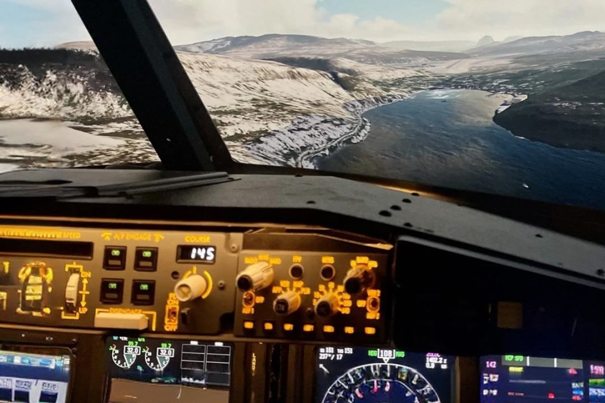 2 Hour Commercial Flight Simulator Session - Gloucestershire Experience from Trackdays.co.uk