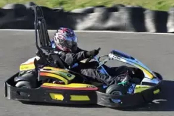 20 Minute Junior Karting Session at Knockhill (Ages 8-15) Driving Experience 1