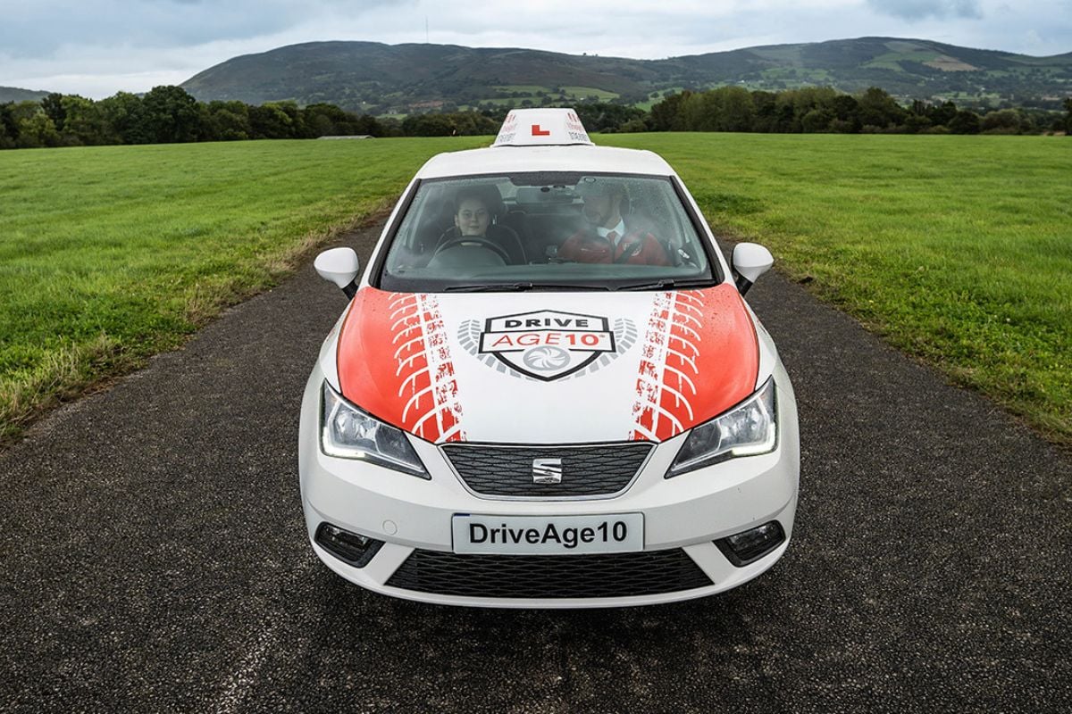 30 Minute Drive Age 10 Lesson - Denbigh Experience from Trackdays.co.uk