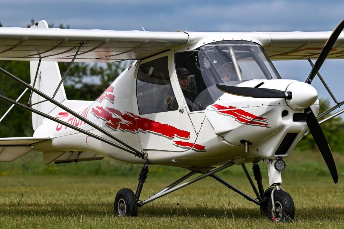 30 Minute Flying Lessons in North Kent Experience from Trackdays.co.uk