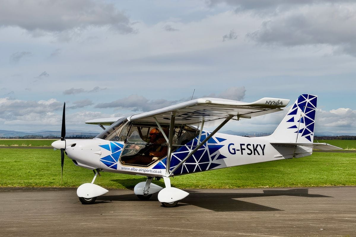 30 Minute 'Junior Aviator' Flying Lesson Nationwide Experience from Trackdays.co.uk