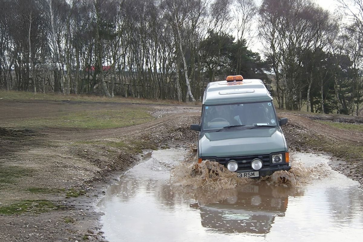 30 Minute Land Rover Off Roading Session in Nottingham Experience from Trackdays.co.uk