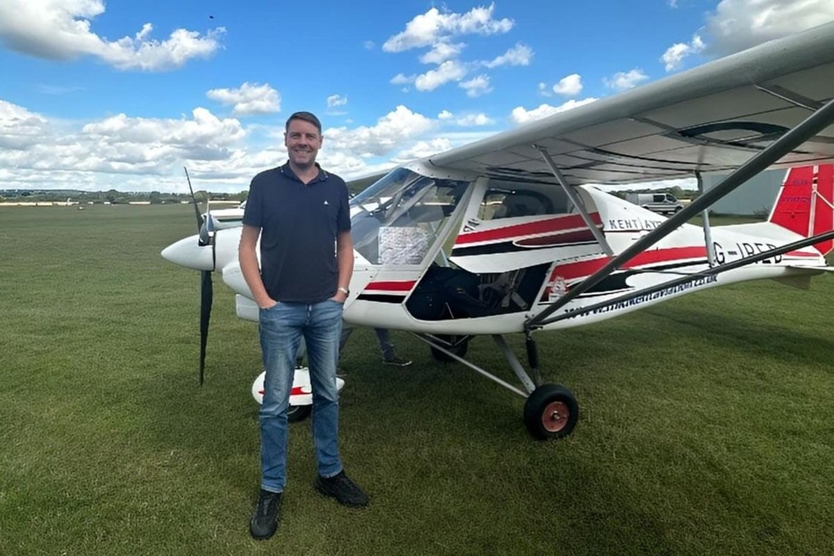 30 Minute Flying Lesson at Manston Airport in Kent Experience from Trackdays.co.uk