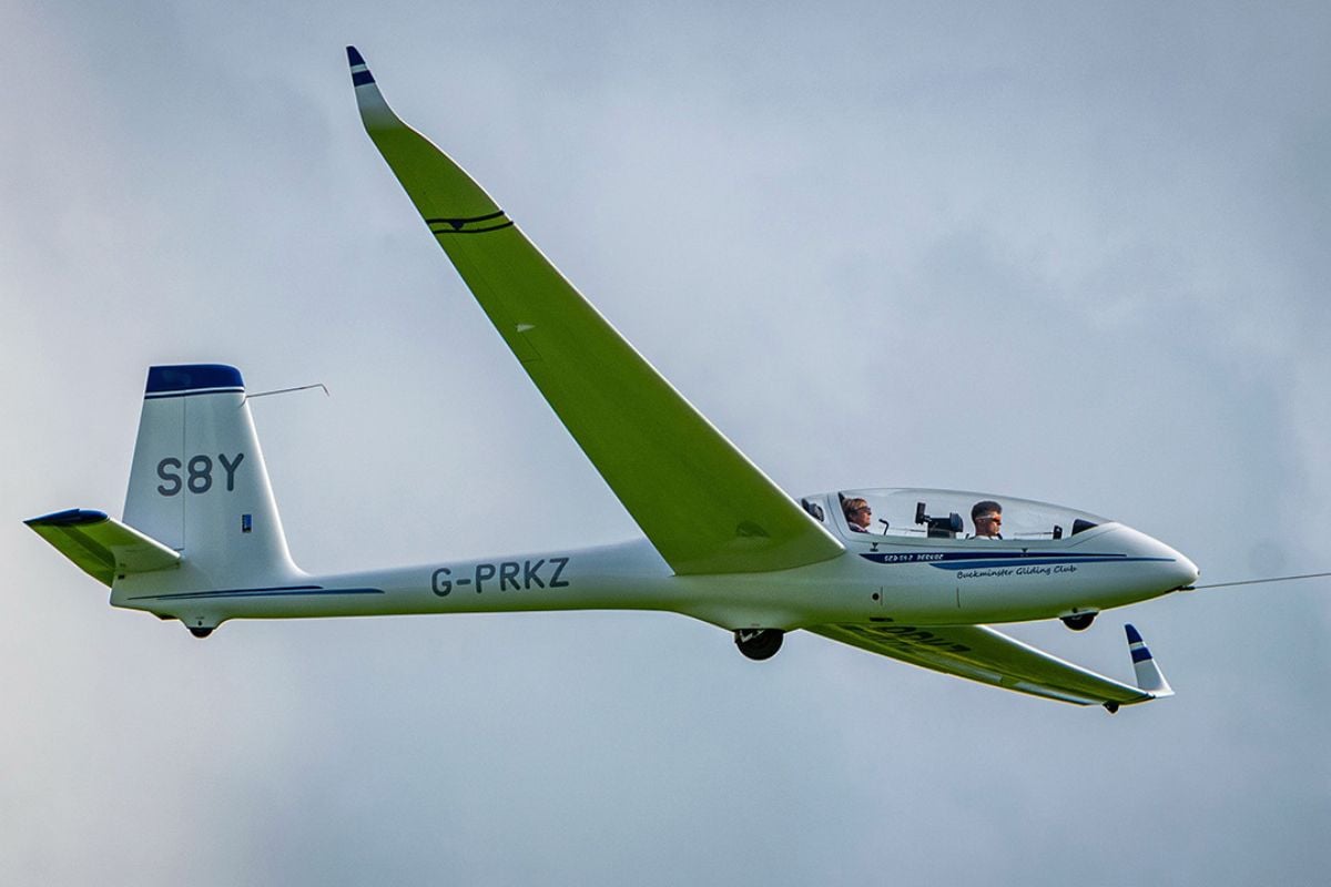 3000ft Aerotow Gliding in Lincolnshire Driving Experience 1