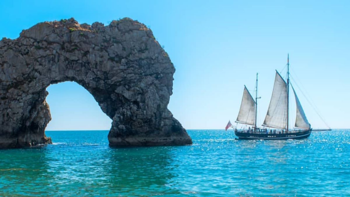 5 Hour Lulworth Cove Sail Driving Experience 1