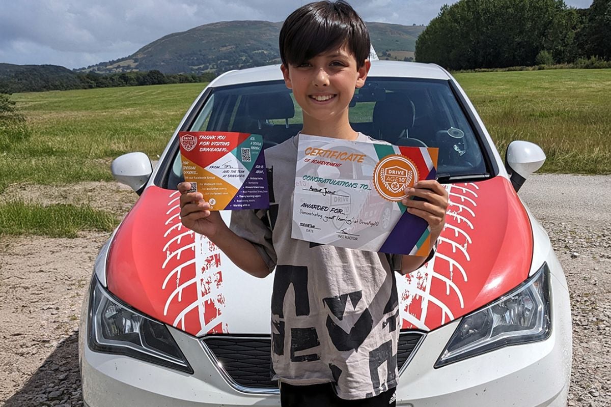 Drive Age 10 in Denbigh (5 x 30 Minute Bundle) Experience from Trackdays.co.uk