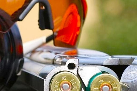 50 Clay Pigeon Shooting Session - Buckinghamshire Driving Experience 1
