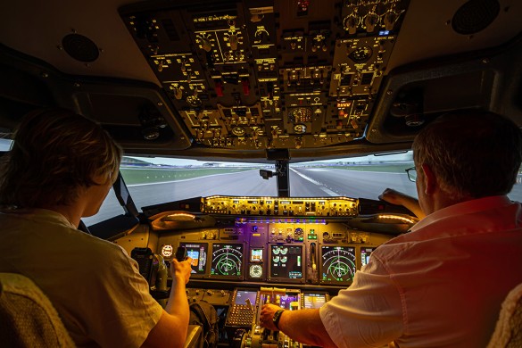 60 Minute Boeing 737 Flight Simulator Session - Brighton Experience from Trackdays.co.uk
