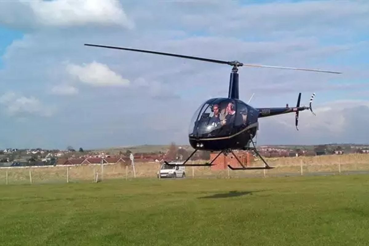 60 Minute Four-seater Helicopter Lessons from Brighton City Airport Driving Experience 1