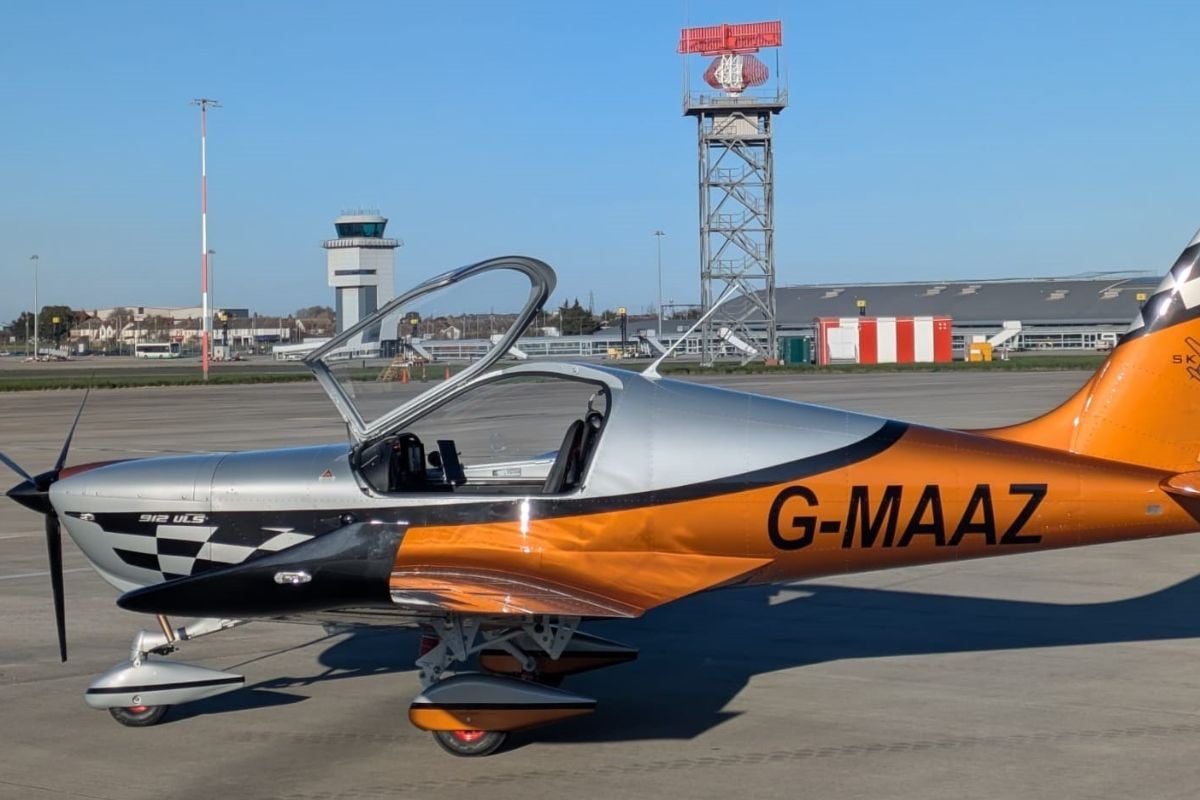 60 Minute Skyleader 400 Exclusive Trial Flight Lesson Experience from Trackdays.co.uk