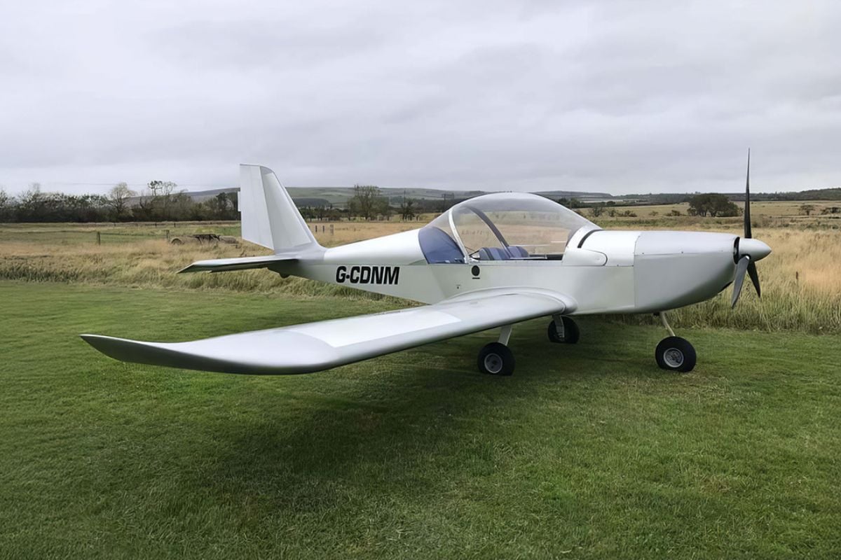 90 Minute Flying Lesson in Northumberland Experience from Trackdays.co.uk