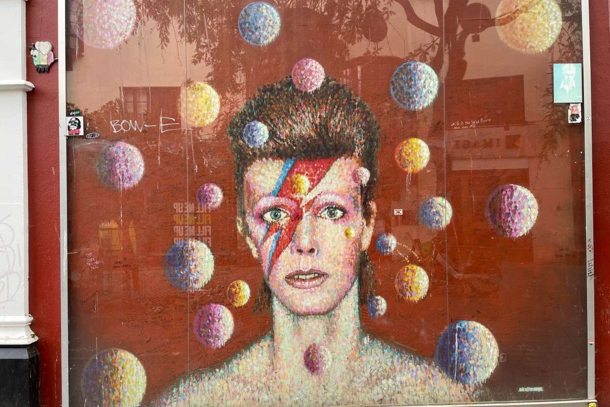 David Bowie Walking Tour of London (Adult 16+) Driving Experience 1