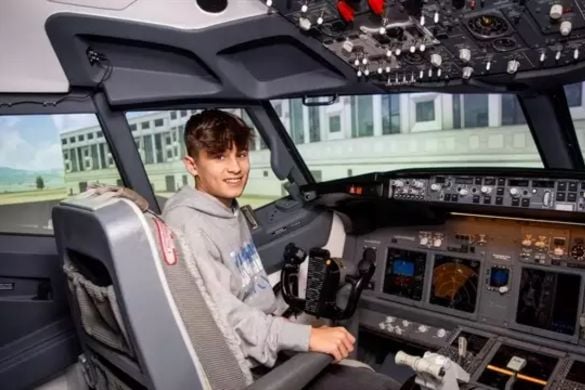 Boeing 737 Future Flyers Programme (Ages 12+) 5 x 90 Minute Sessions Experience from Trackdays.co.uk