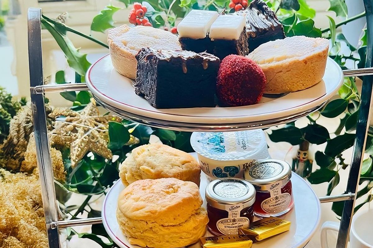 Christmas High Tea Steam Train Experience for Two Experience from Trackdays.co.uk
