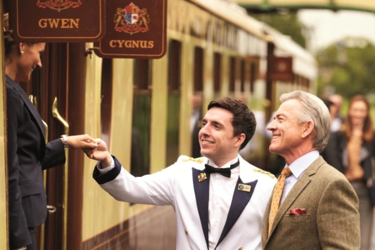Christmas Lunch Aboard The Belmond British Pullman Driving Experience 1