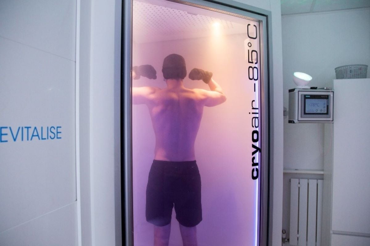 Cryotherapy Couples Chamber Treatment - Kent Experience from Trackdays.co.uk