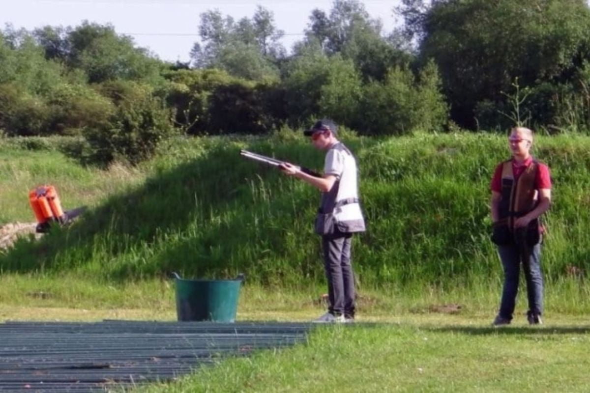 100 Clay Pigeon Shooting in Dartford Experience from Trackdays.co.uk