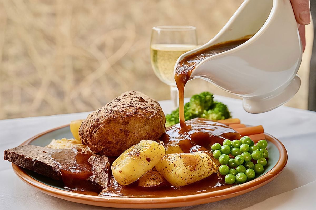 Ecclesbourne Valley Railway Steam Train Sunday Lunch For Two Experience from Trackdays.co.uk