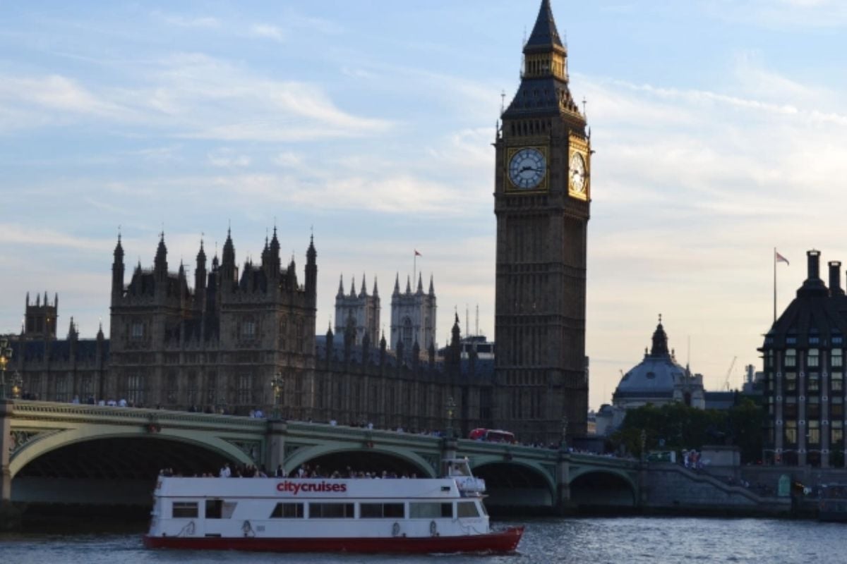 Evening Cruise on the Thames for Two Experience from Trackdays.co.uk