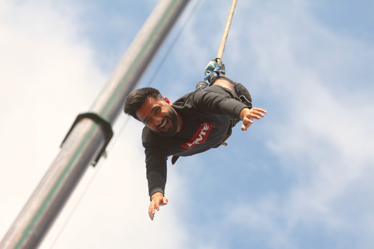 Forwards and Backwards (FAB) London 160ft Bungee Jump  Driving Experience 1