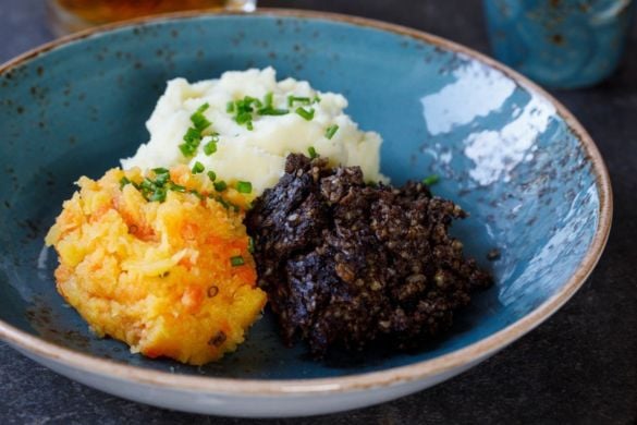 Glasgow Haggis Demonstration with Lunch Experience from Trackdays.co.uk