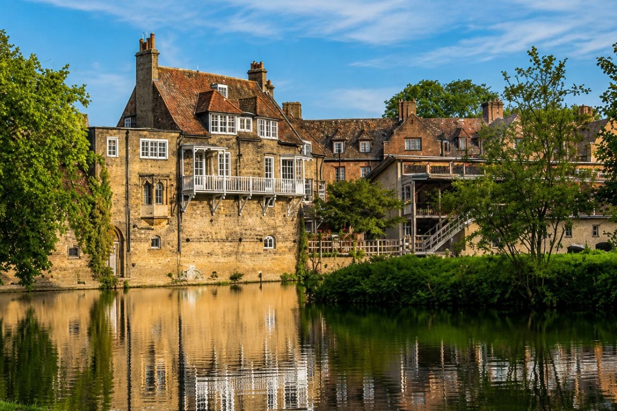 Historic Cambridge Punting and Walking Tour Child Voucher Driving Experience 1