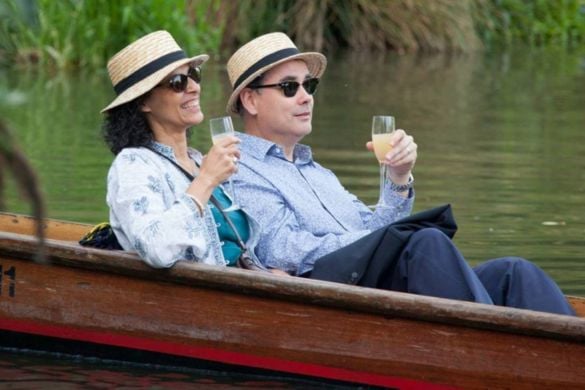 Historic Cambridge Punting Tour - Adult Experience from Trackdays.co.uk