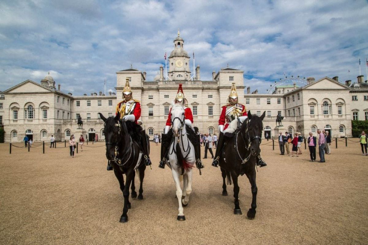 Household Cavalry Museum Lunch for Two Driving Experience 1
