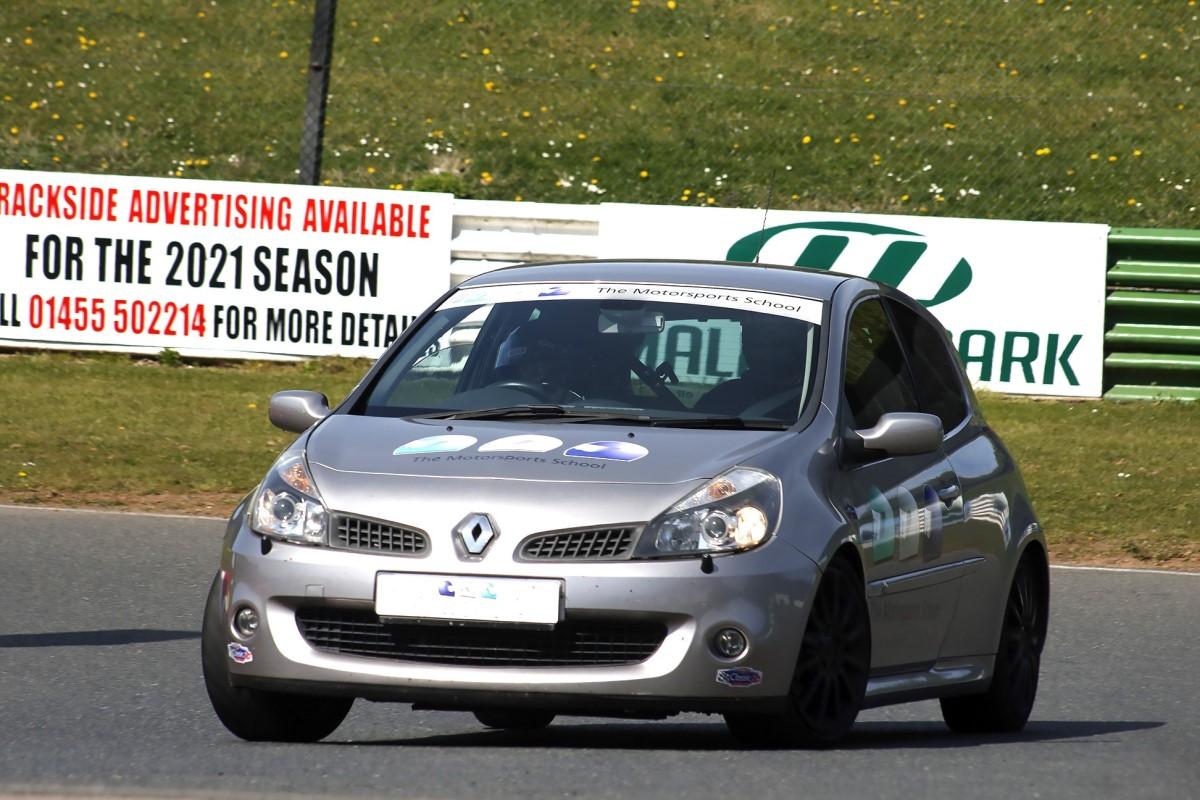 Introduction to Track Driving - Clio - Bronze Experience from Trackdays.co.uk