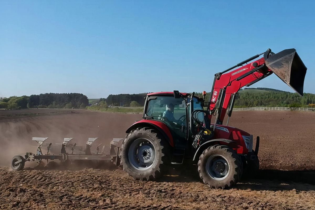 Junior Explorer Tractor Driving in Nottinghamshire (13+) Experience from Trackdays.co.uk