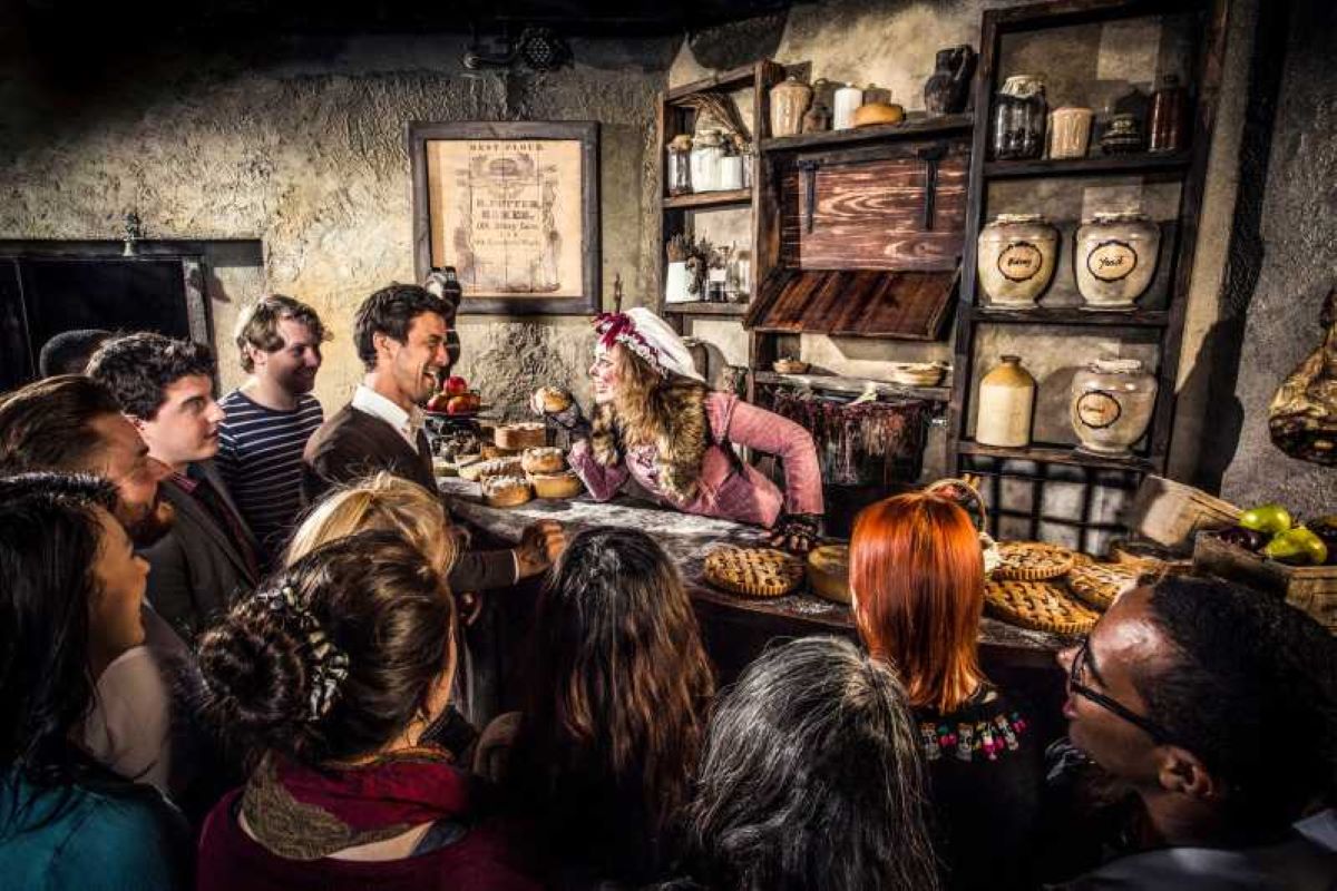 London Dungeon and 2 Course Lunch for Two Driving Experience 1