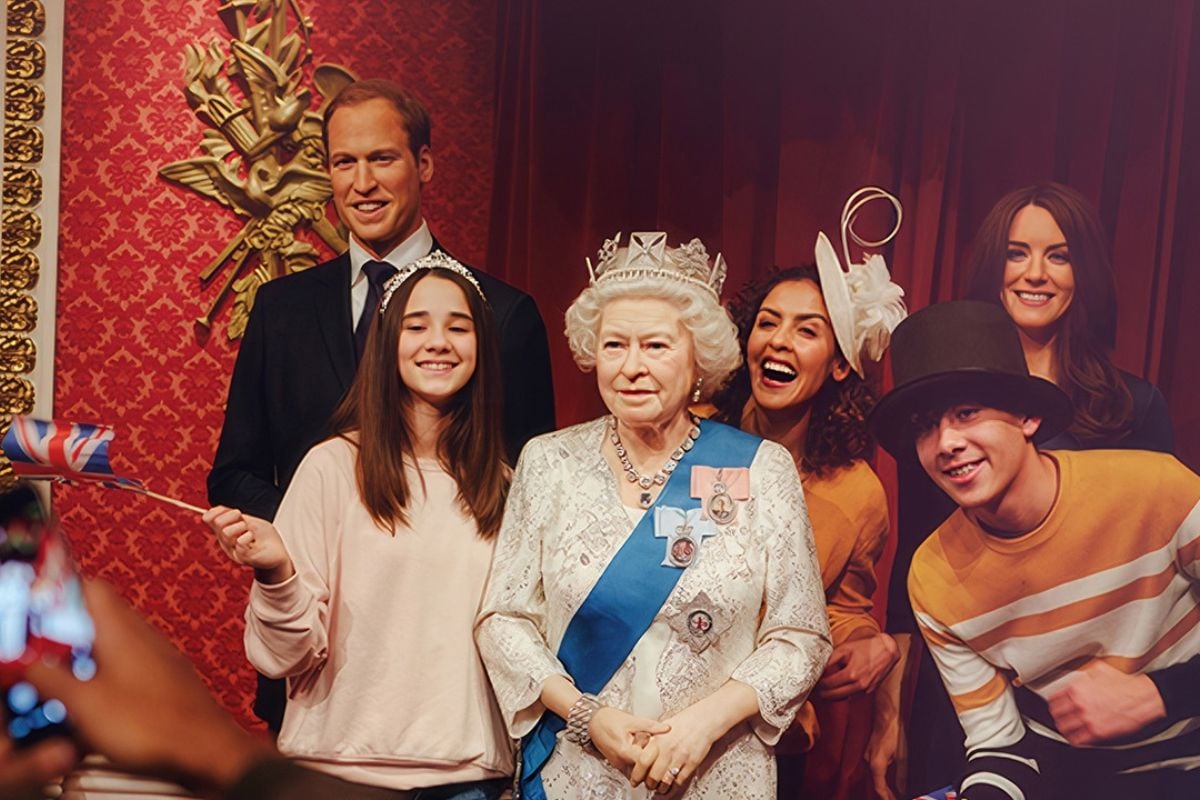 Madame Tussauds London and Meal for Two Driving Experience 1