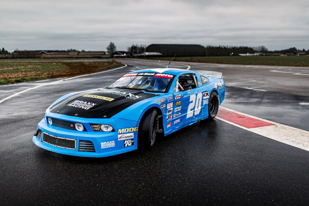 Mustang 'Late Model NASCAR' Driving Experience - 12 Laps Experience from Trackdays.co.uk