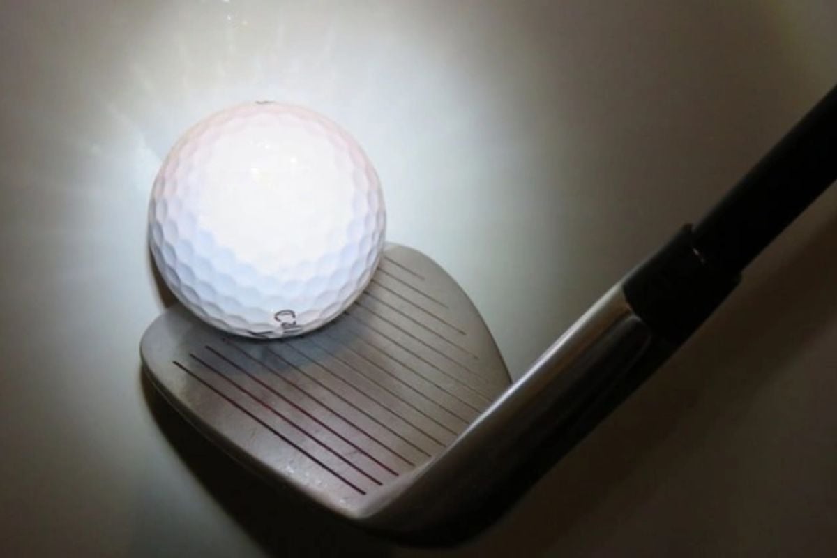 One Hour Golf Lesson at Indoor Golf Centre - Gloucestershire Driving Experience 1