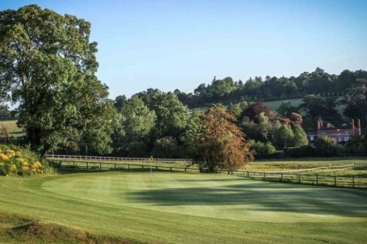 Henley Golf Club One Hour Golf Lesson - Oxfordshire Driving Experience 1