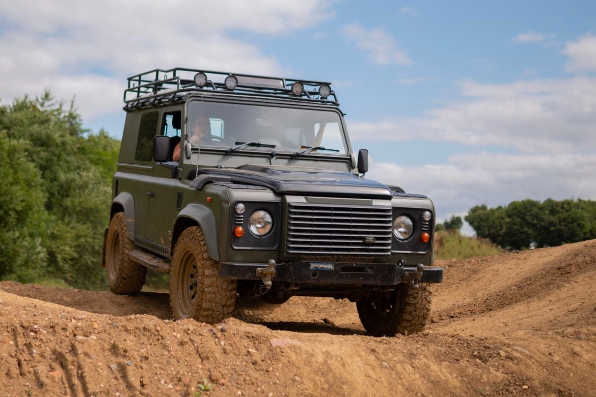 One Hour Land Rover Off Roading Session - Leicestershire Driving Experience 1