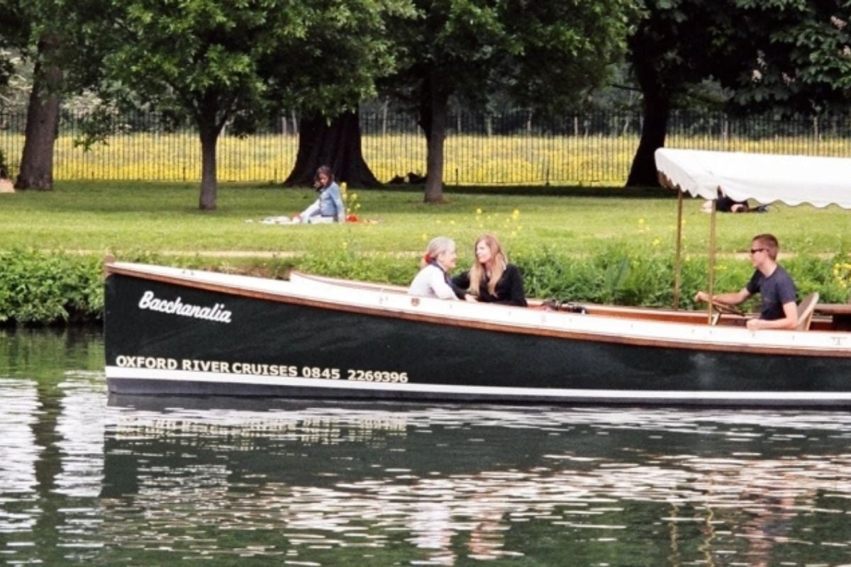 Oxford Lunchtime Picnic River Cruise for Two Experience from Trackdays.co.uk