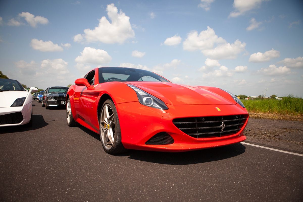 Platinum Supercar Driving Blast - 2 Cars Driving Experience 1