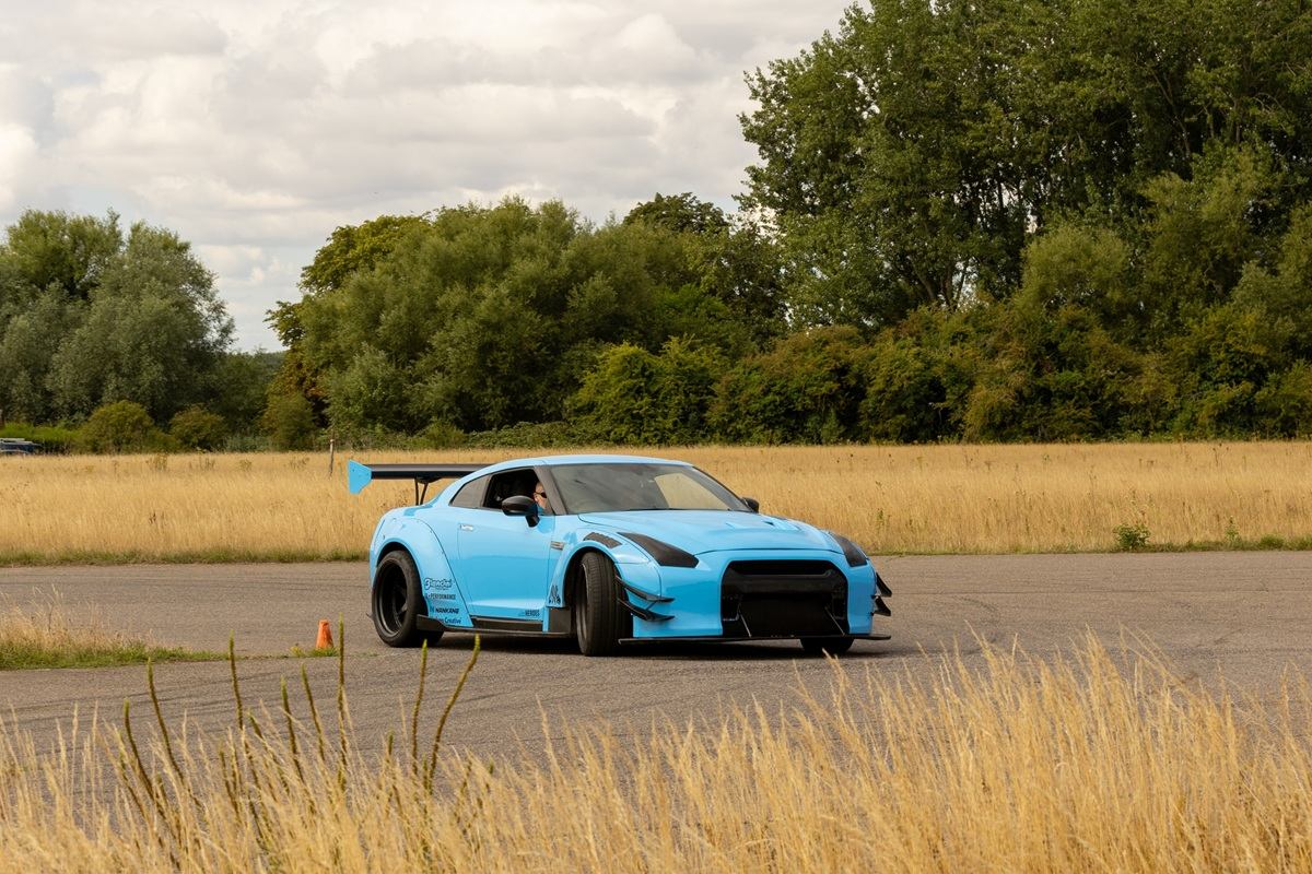 Platinum Supercar Driving Thrill - 2 Cars Driving Experience 1