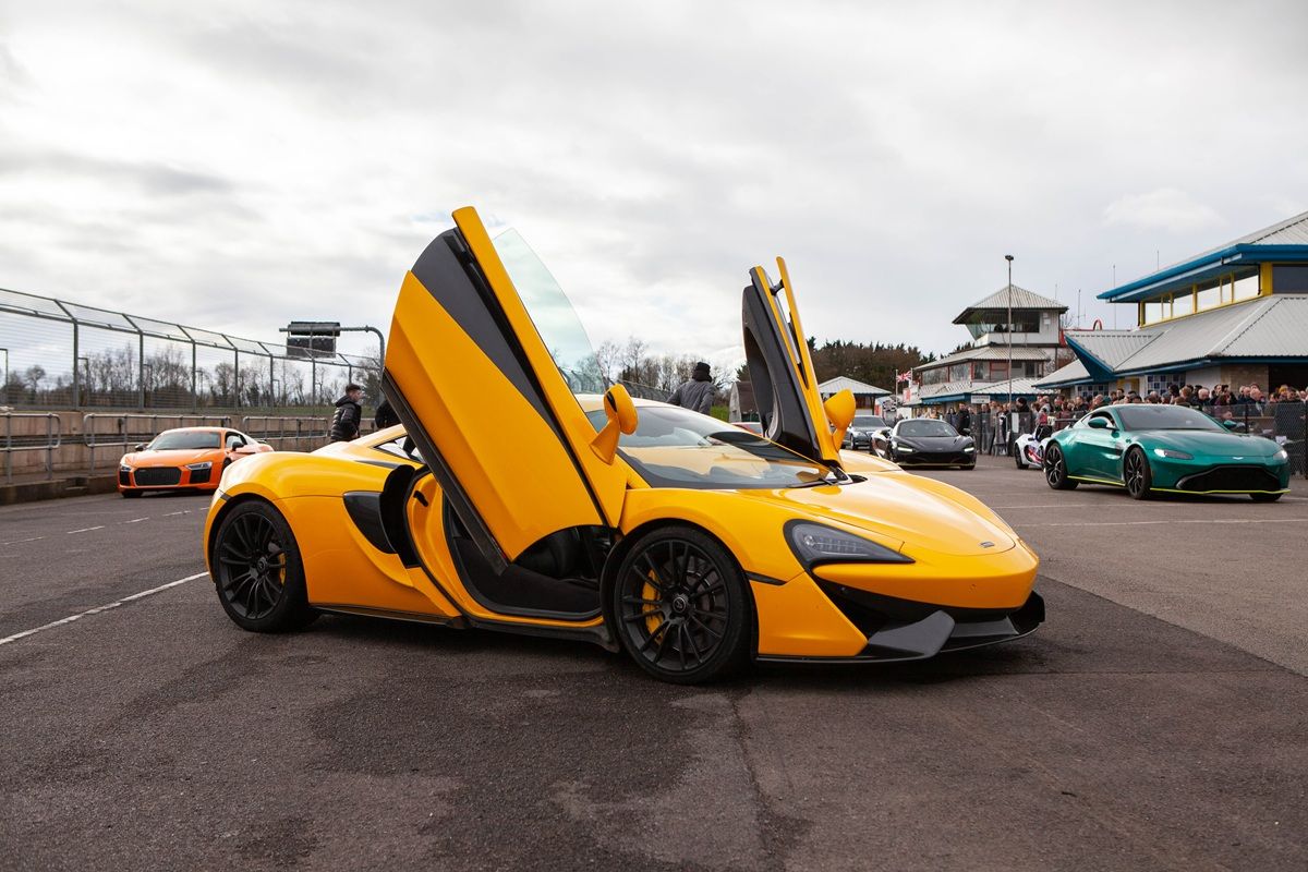 Platinum Supercar Driving Thrill - 4 Cars Driving Experience 1
