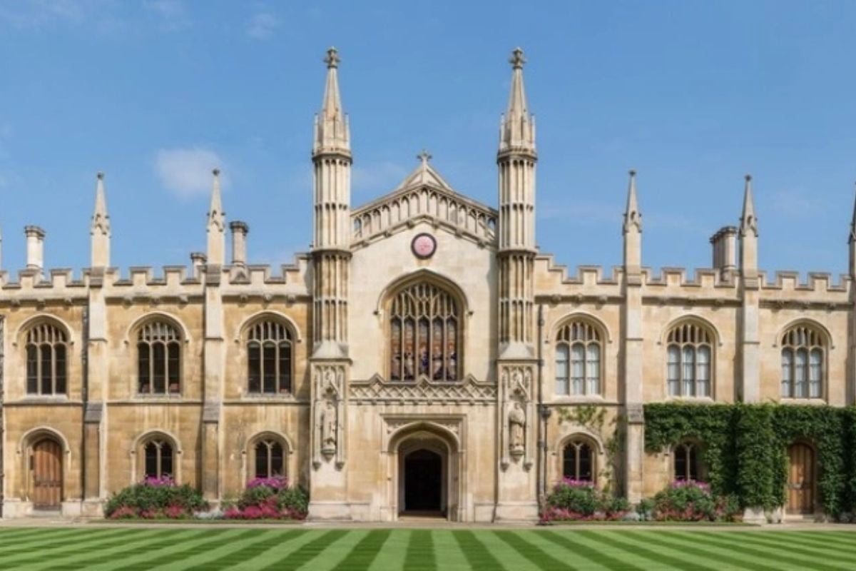 Private Walking Tour of Royal Cambridge Colleges Experience from Trackdays.co.uk