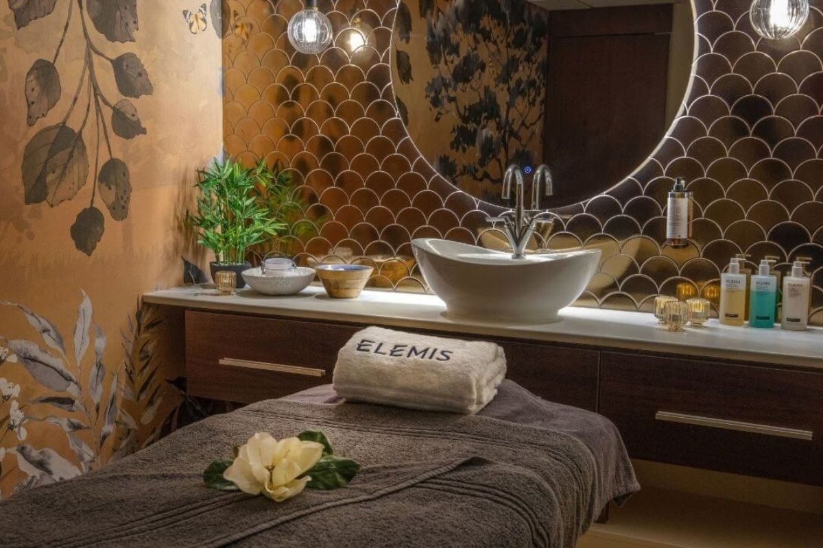 Q Hotels Spa Day 50min Treatment & Lunch with Prosecco (Spa Choice 3) Experience from Trackdays.co.uk