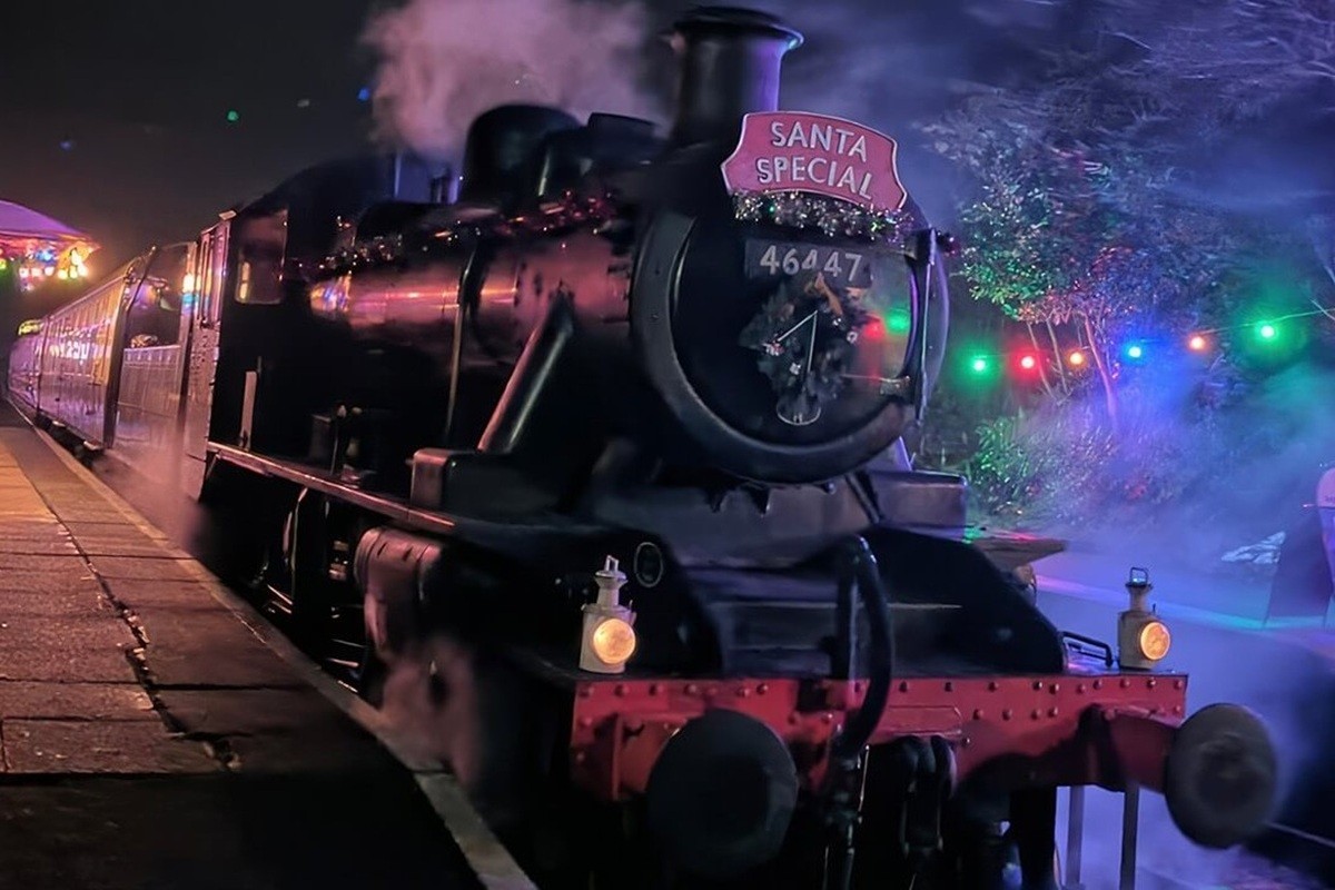Santa Special Train Ride in Somerset (Adult or Child) Driving Experience 1