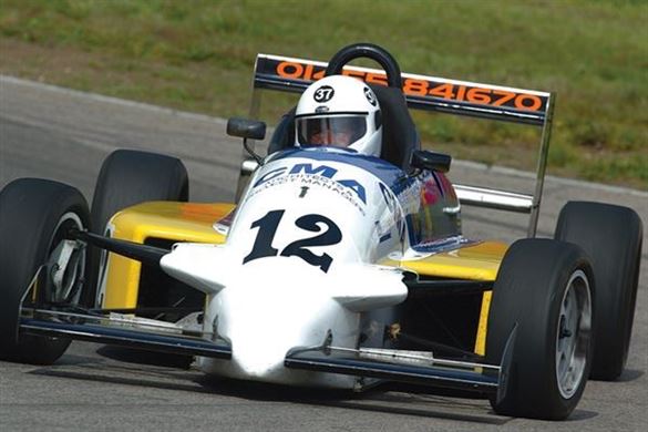 Motor Racing Deluxe Driving Experience 1