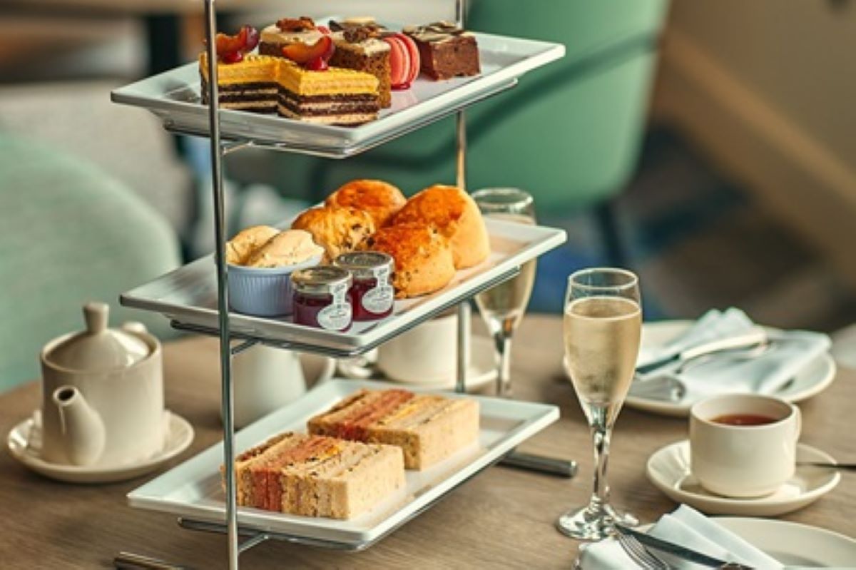 Sparkling Afternoon Tea for Two Driving Experience 1