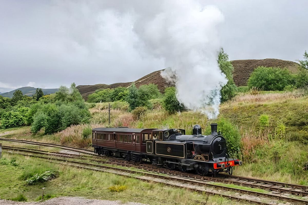 Steam & Coal Heritage Experience with Breakfast For Four Experience from Trackdays.co.uk