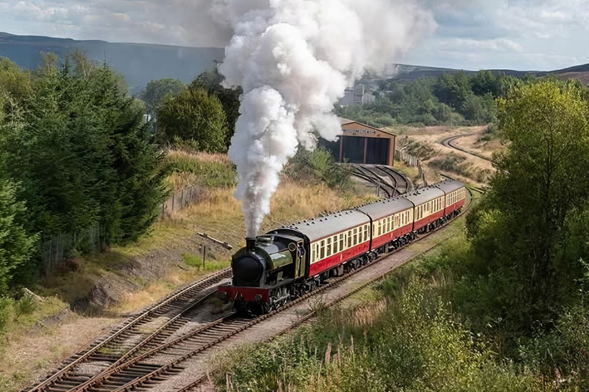 Steam & Coal Heritage Experience with Breakfast For Two Experience from Trackdays.co.uk