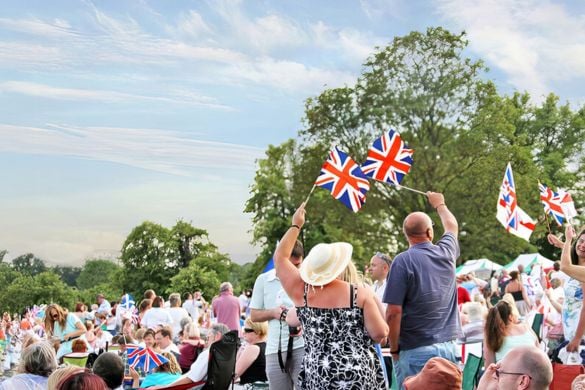Nationwide Summer Proms Spectacular with Prosecco for Two Experience from Trackdays.co.uk