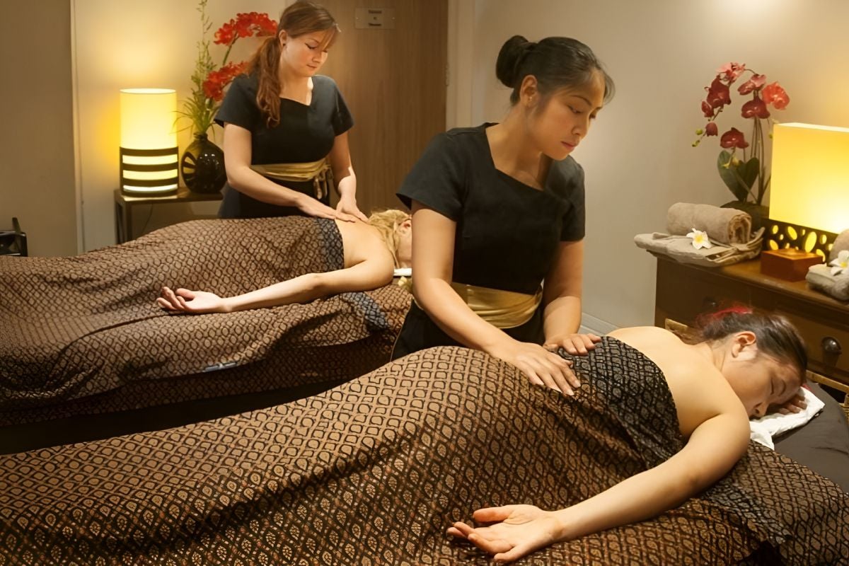 1 Hour Thai Oil Deep Tissue Massage in Brighton Experience from Trackdays.co.uk